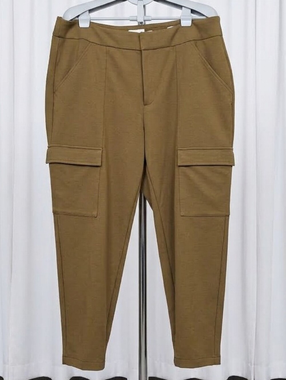 Anthropologie Essential Slim Straight-Leg Cargo Pants in Olive